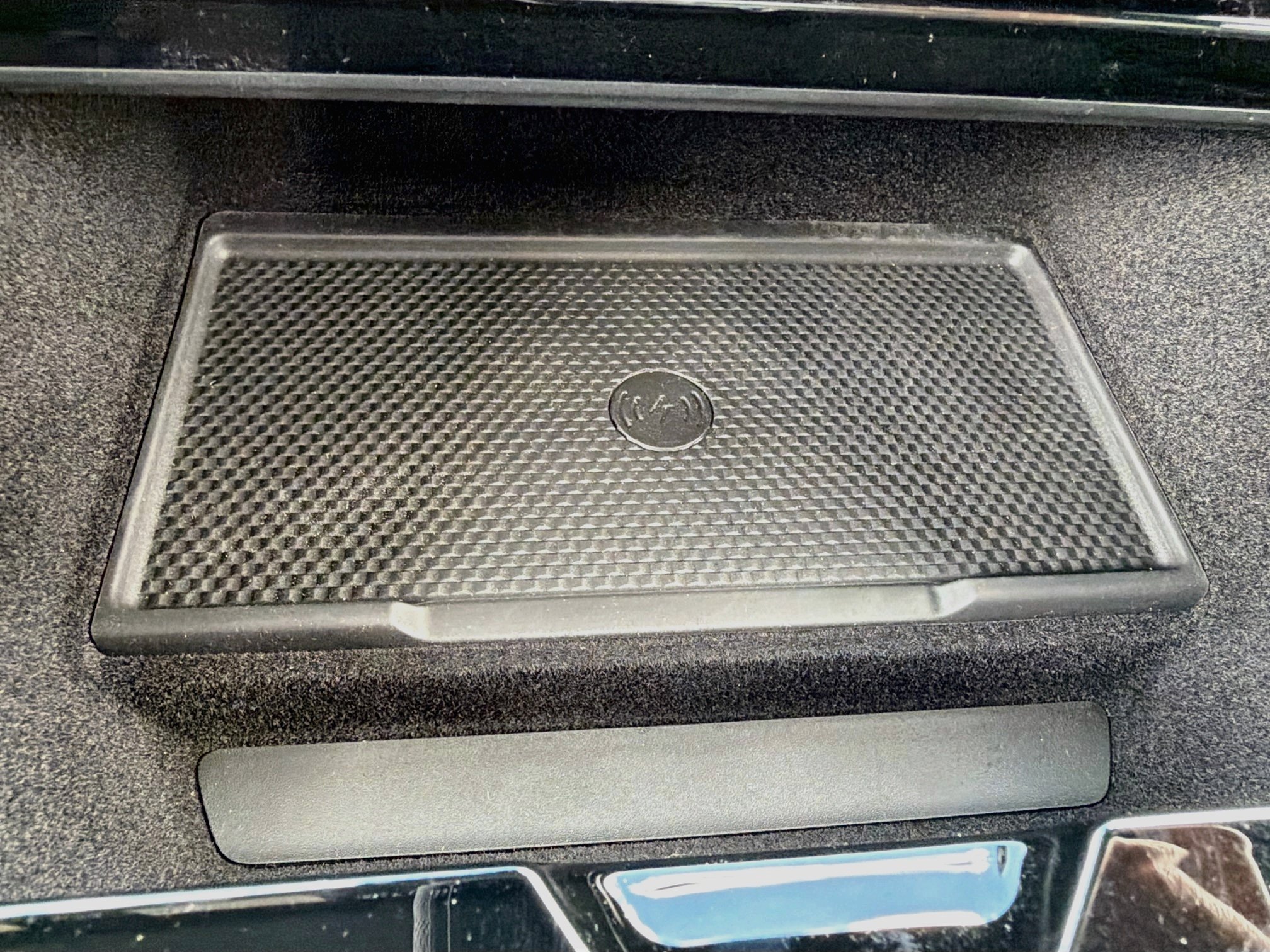 New 2027 Fuji White Land Rover Dynamic SE image 29
