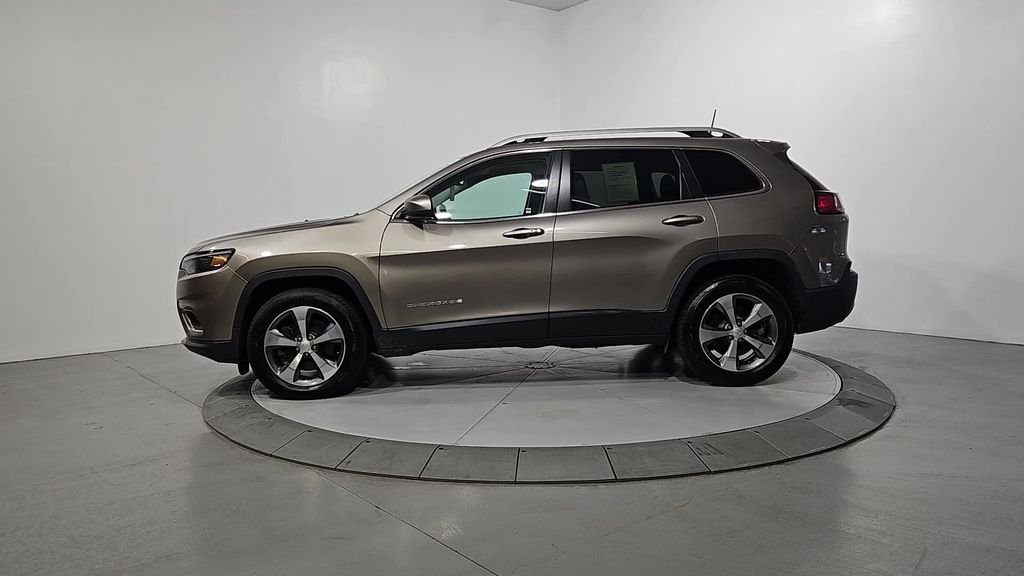 Used 2019 Beige Jeep Limited image 2
