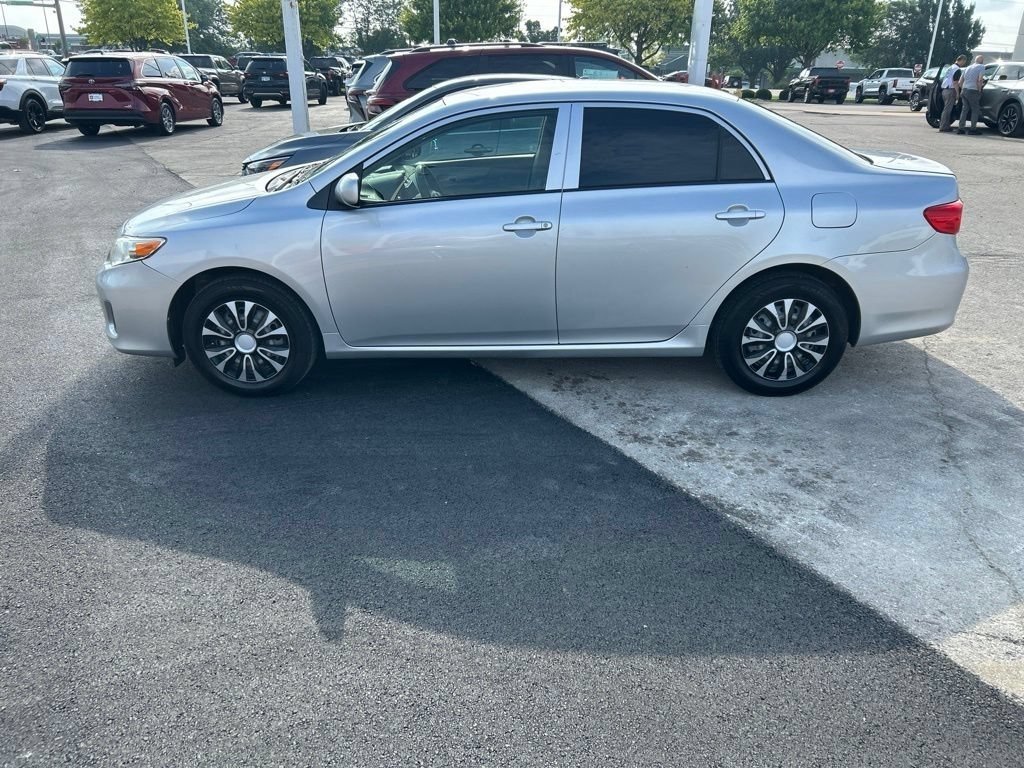 Used 2013 Classic Silver Metallic Toyota L image 5