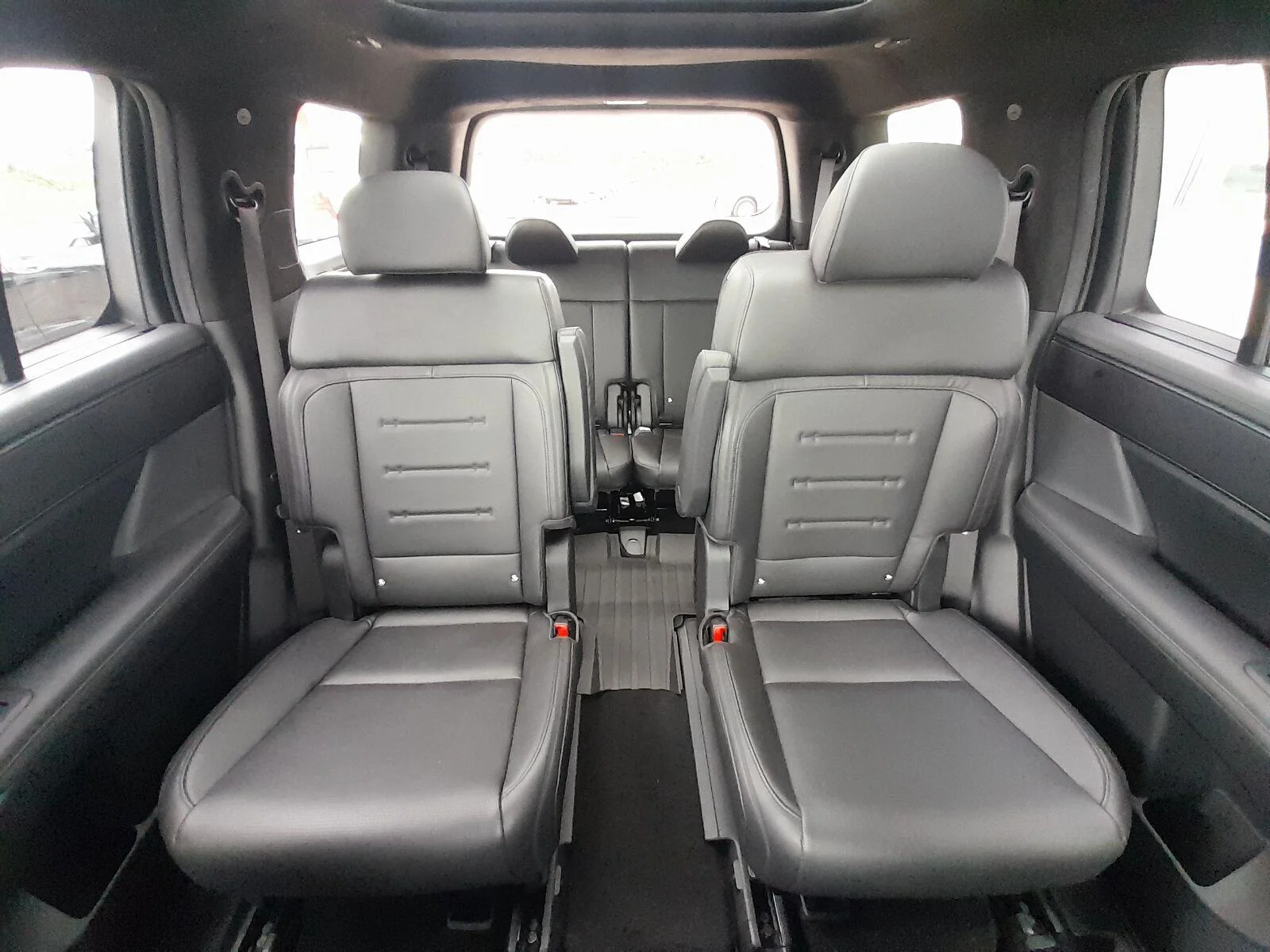 Used 2024 Shimmering Silver Hyundai Calligraphy image 48