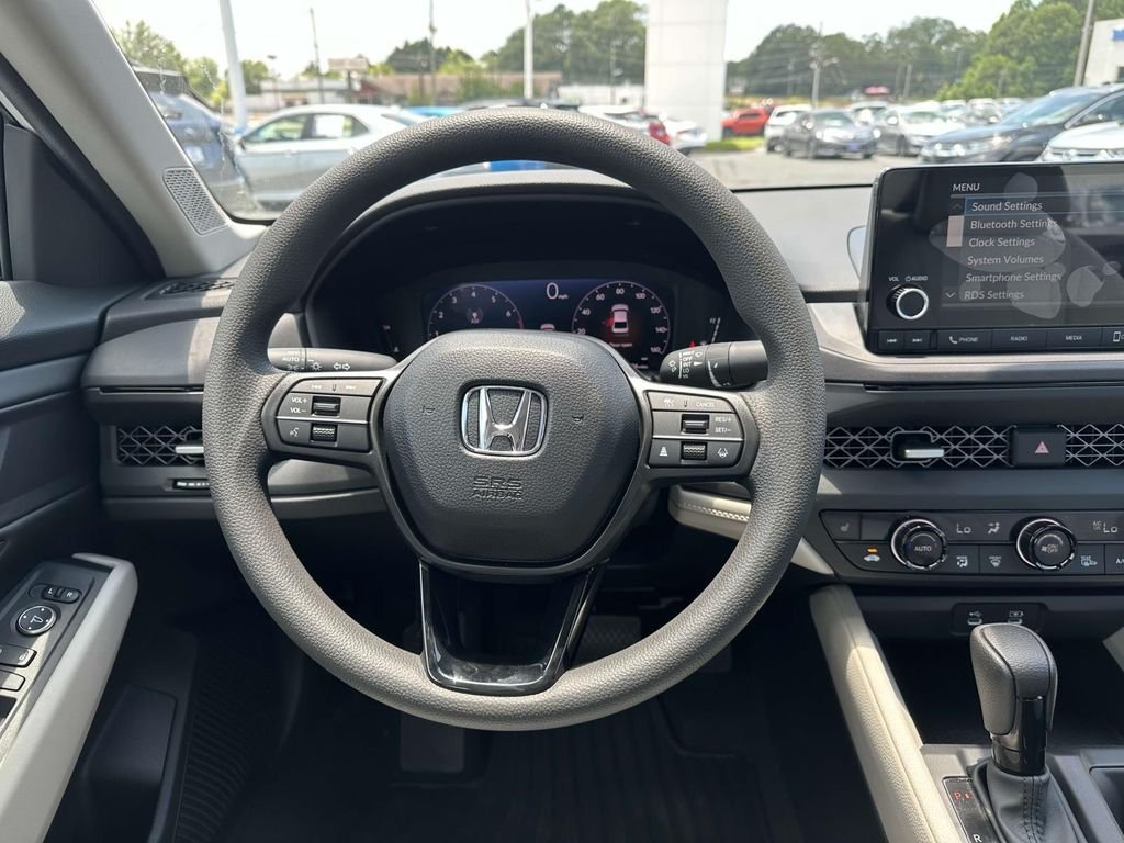 2025 Honda Accord SE - Photo 11