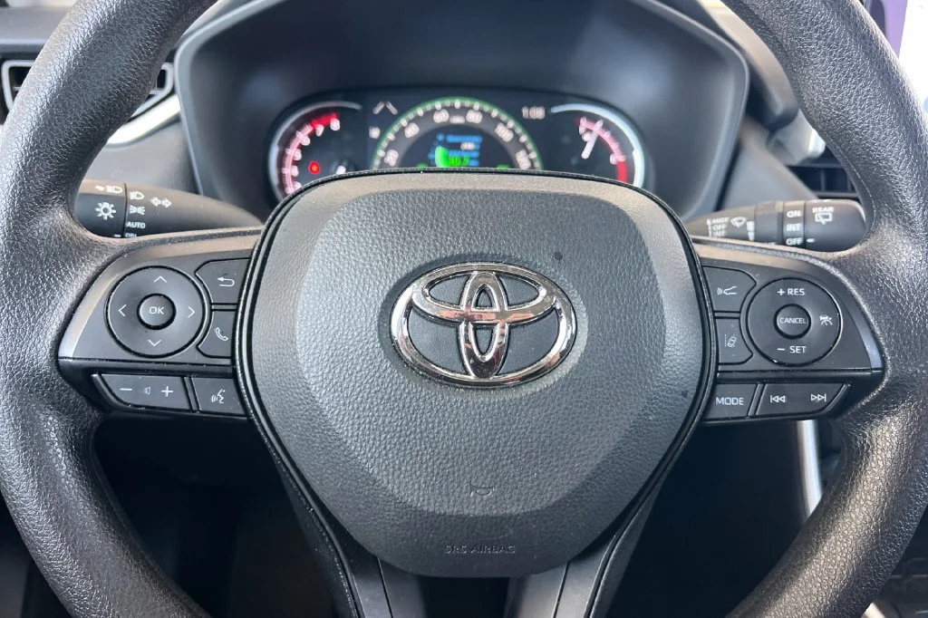 Certified Used 2025 White Toyota XLE image 25