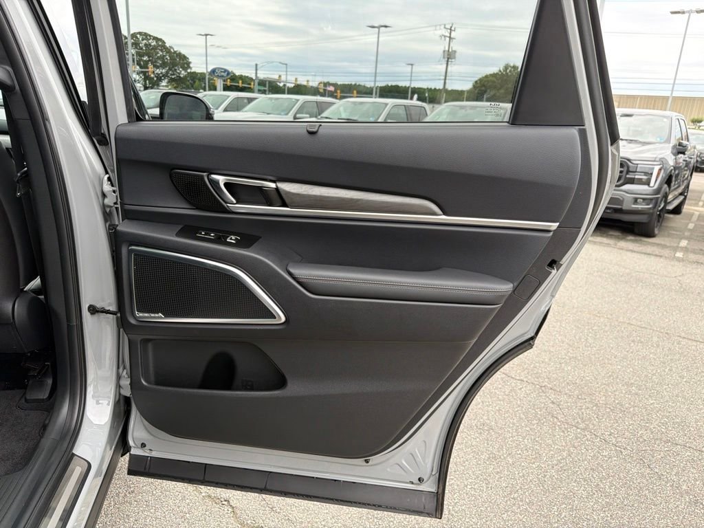 Used 2023 Wolf Gray Kia SX-Prestige X-Line image 21