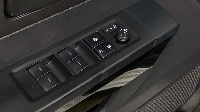 Used 2025 Ice Toyota SR5 image 20