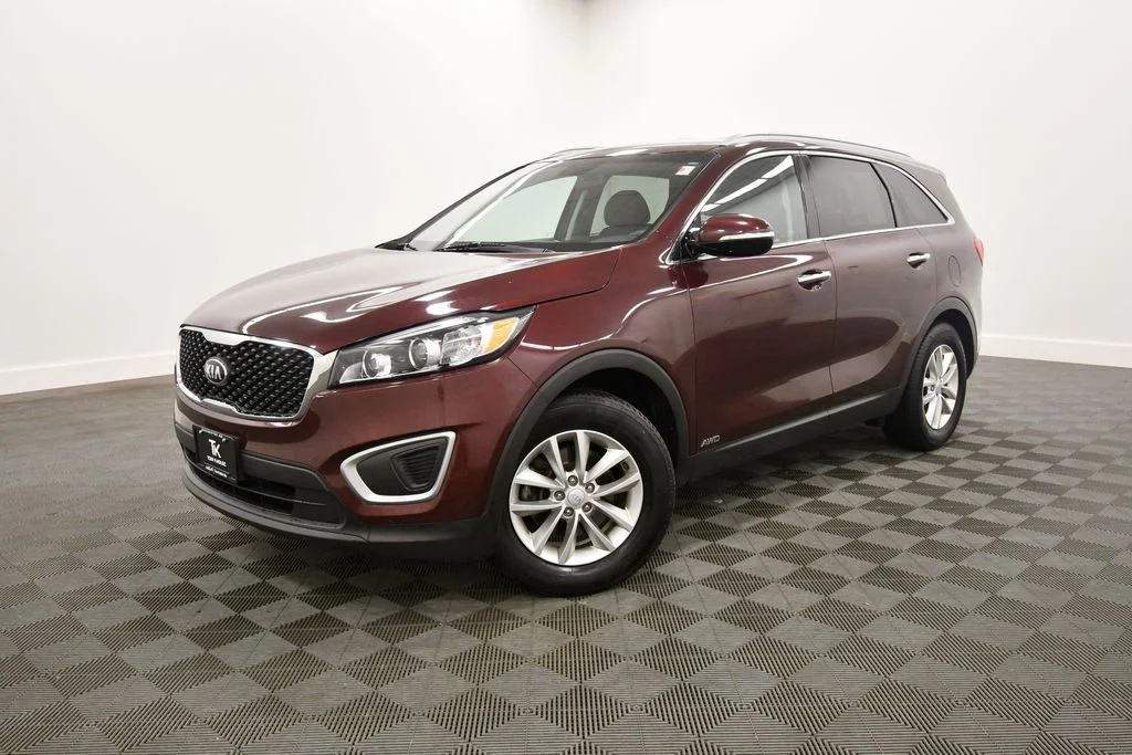 Used 2018 Kia Sorento LX with VIN 5XYPGDA35JG431875 for sale in Rochester, Minnesota