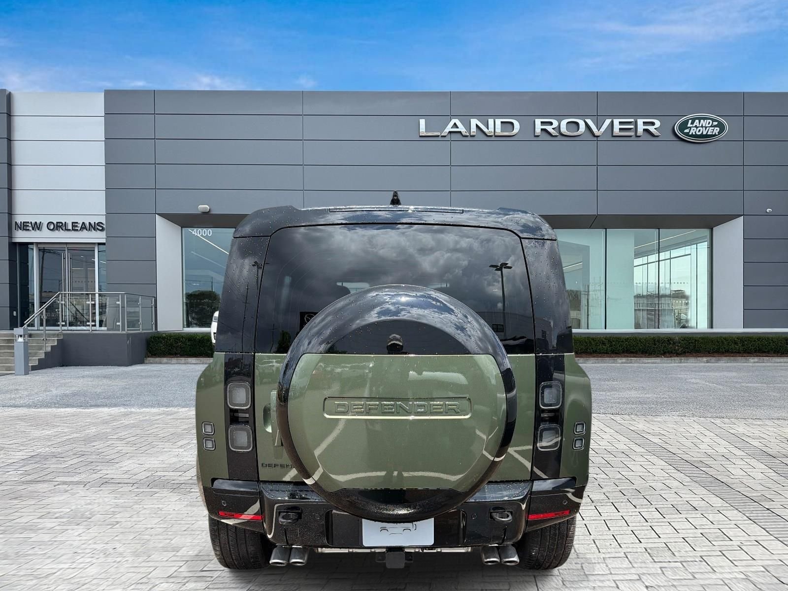 New 2026 Woolstone Green Land Rover X-Dynamic SE image 6