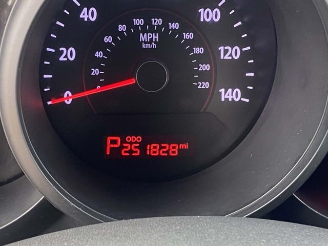 Used 2010 White Kia Plus image 17
