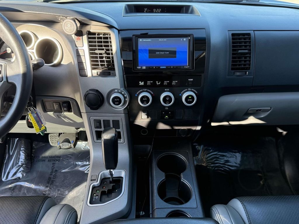 2014 Toyota Sequoia SR5 - Photo 20