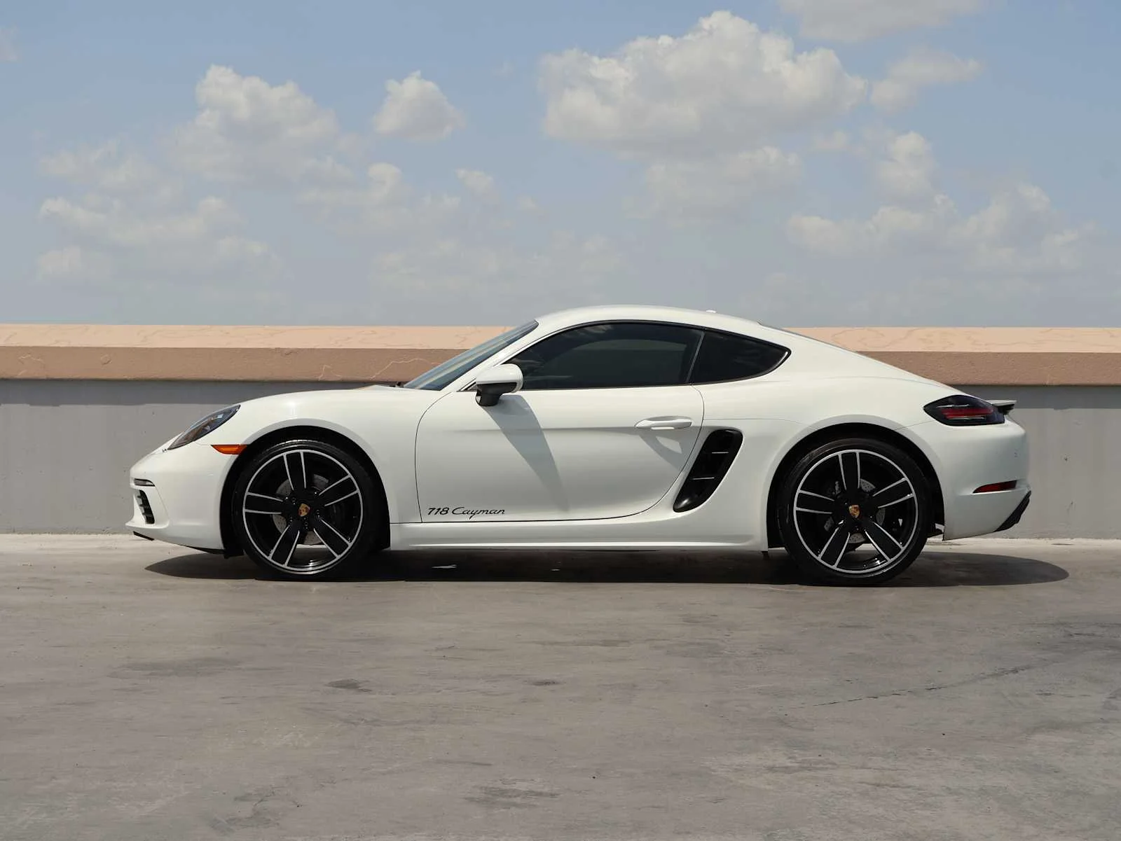 Used 2018 White Porsche  image 5