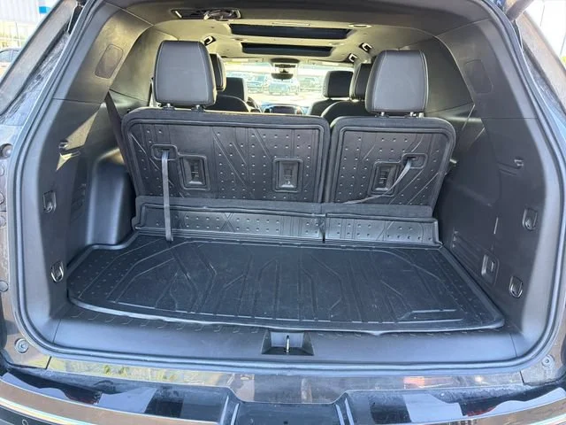 Used 2022 MOSAIC BLACK METALLIC Chevrolet Premier image 5