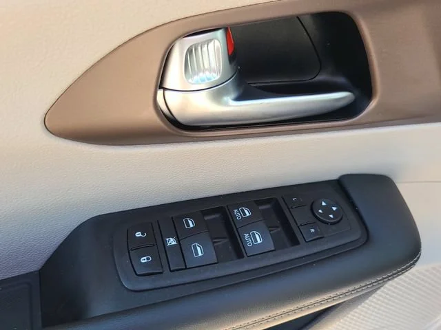Used 2023 White Chrysler LX image 17