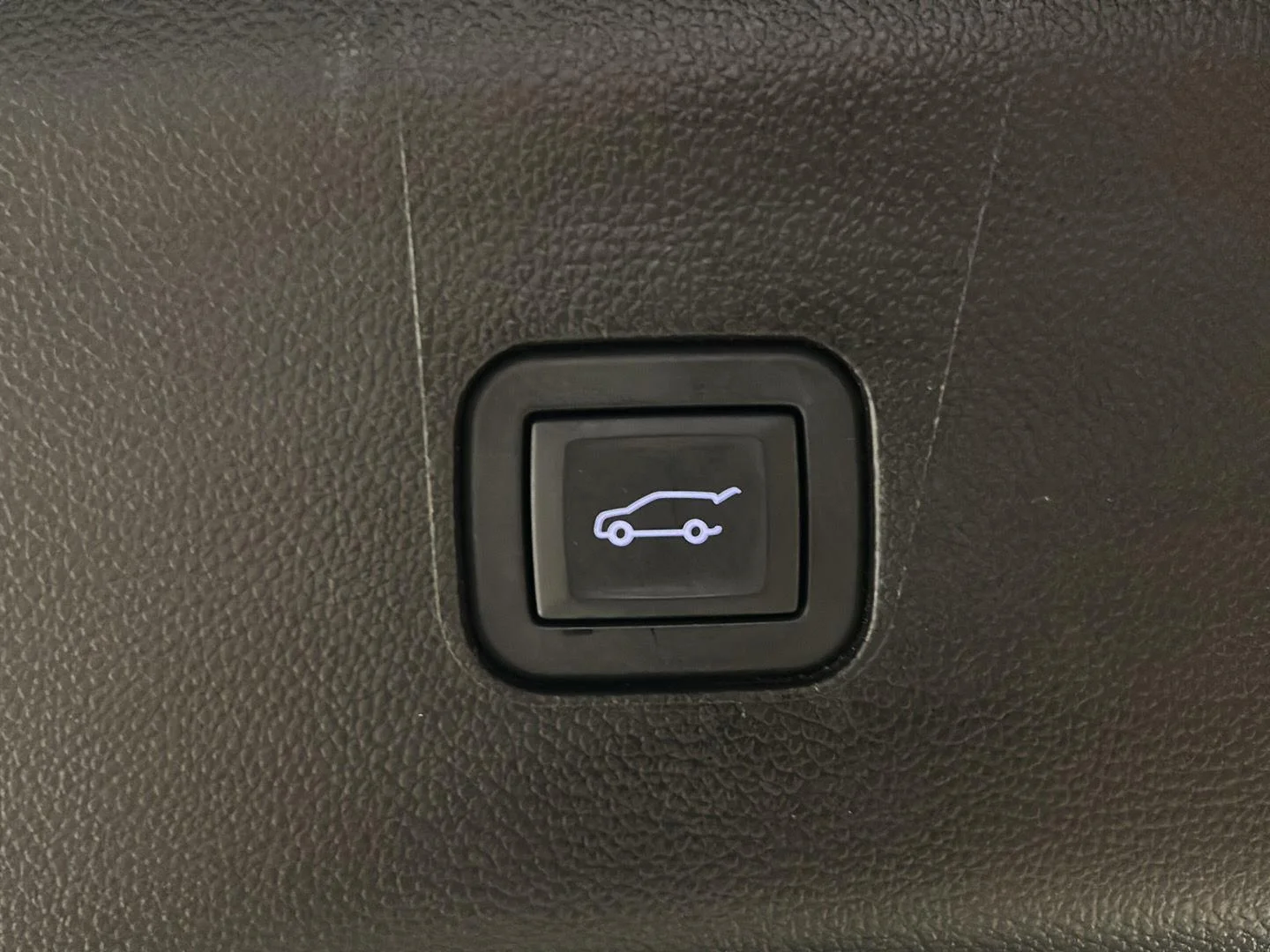 Used 2024 Ebony Twilight Metallic Buick Avenir image 9