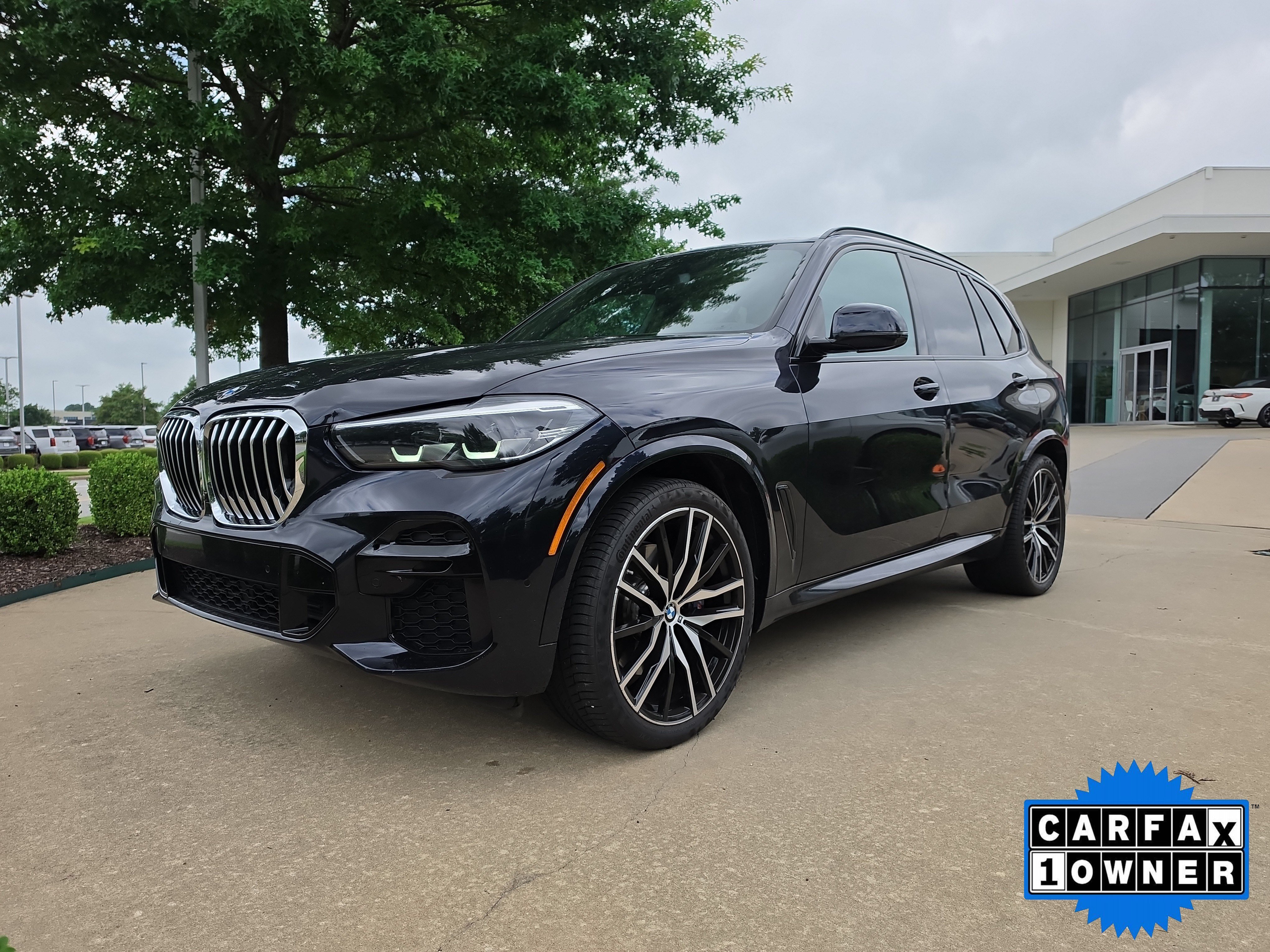 Used 2023 Carbon Black Metallic BMW xDrive40i image 1