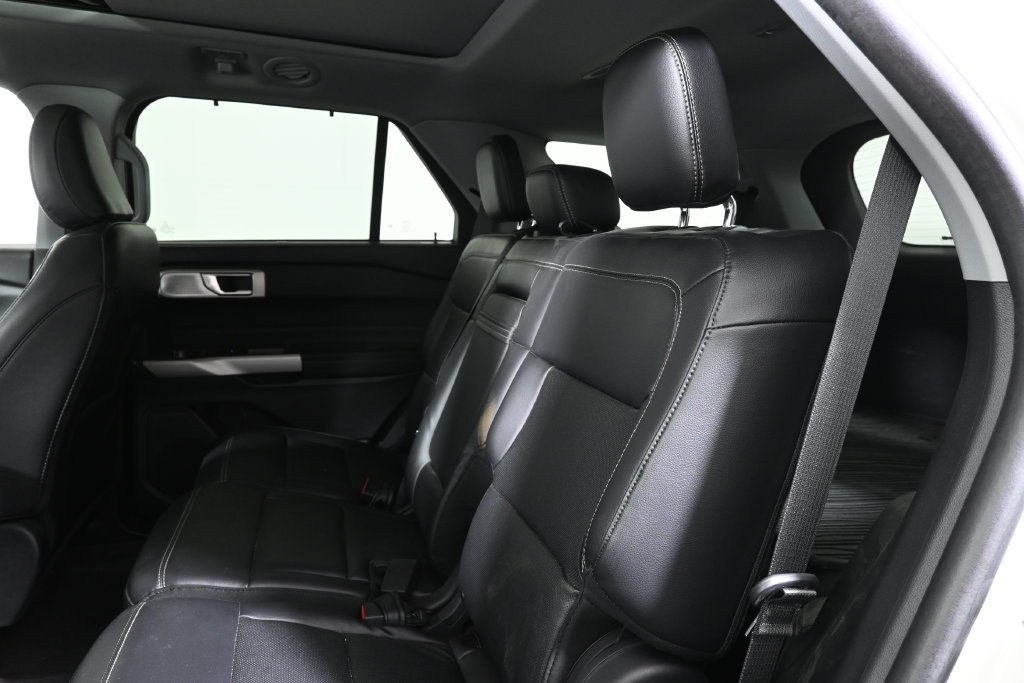 Used 2023 White Metallic Ford Limited image 6