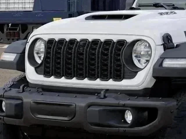 New 2026 Bright White Clear-Coat Exterior Paint Jeep Moab 392 image 7