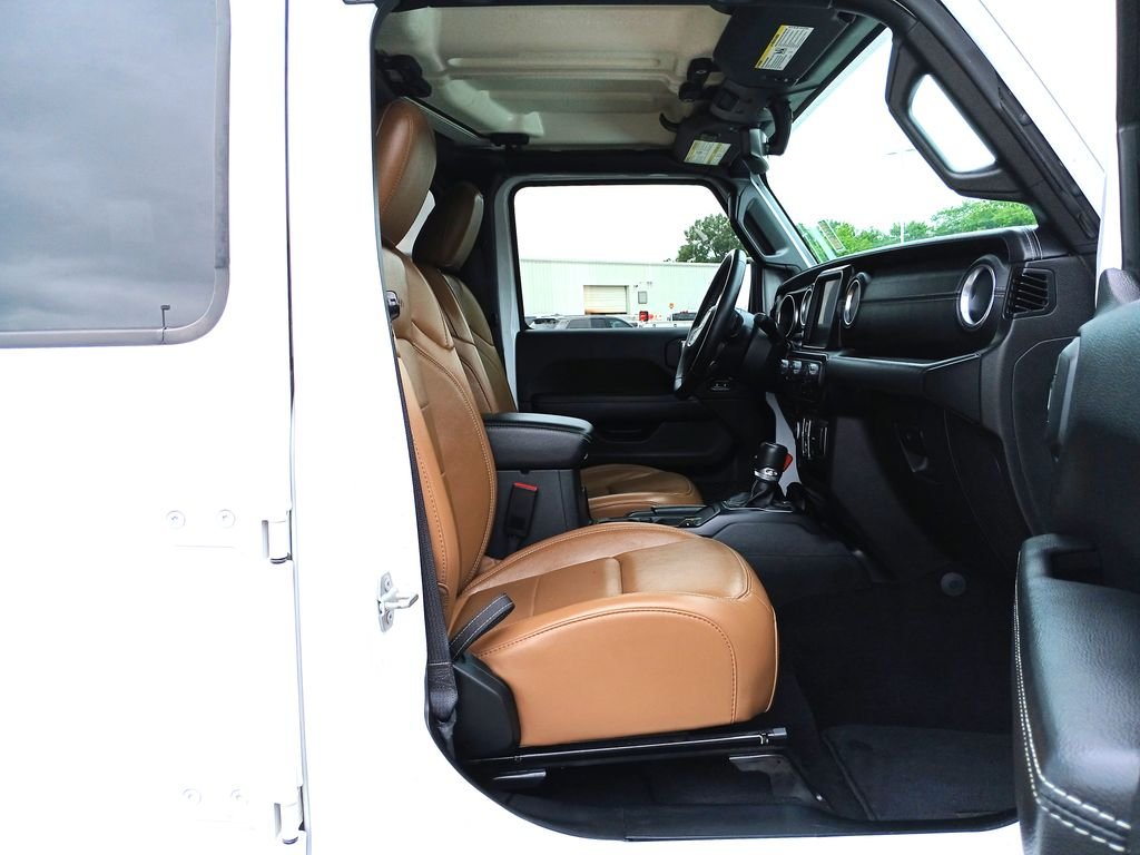 Used 2023 White Jeep Sahara 4xe image 29