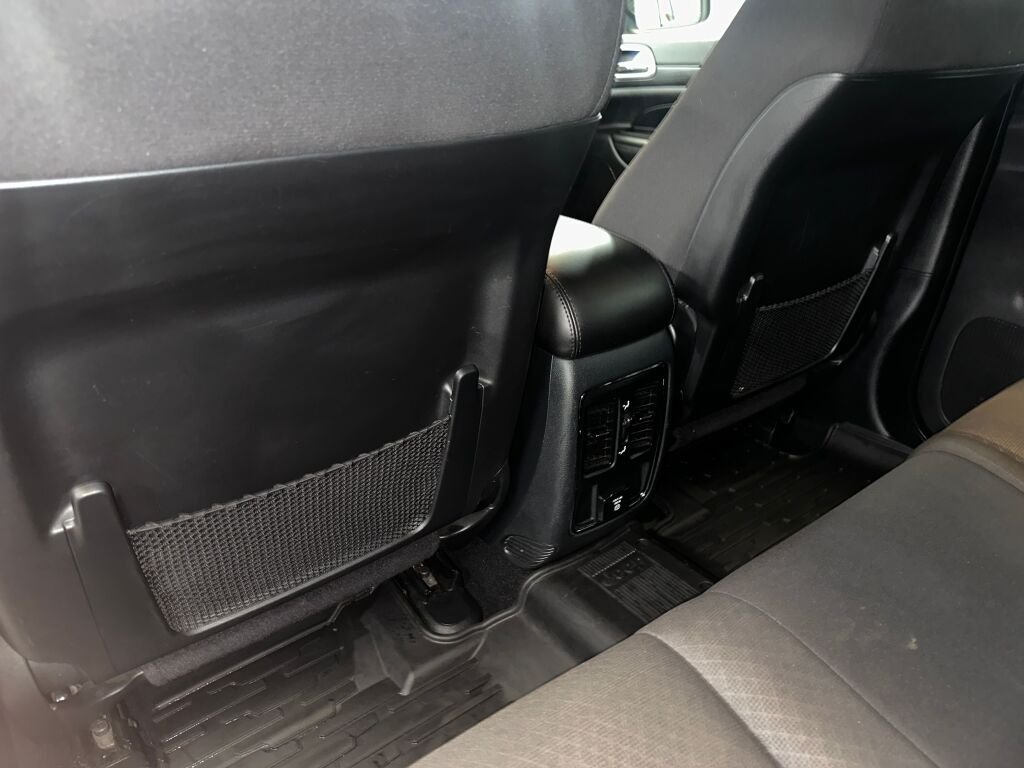 Certified Used 2020 Diamond Black Crystal Pearl Coat Jeep Laredo E image 18