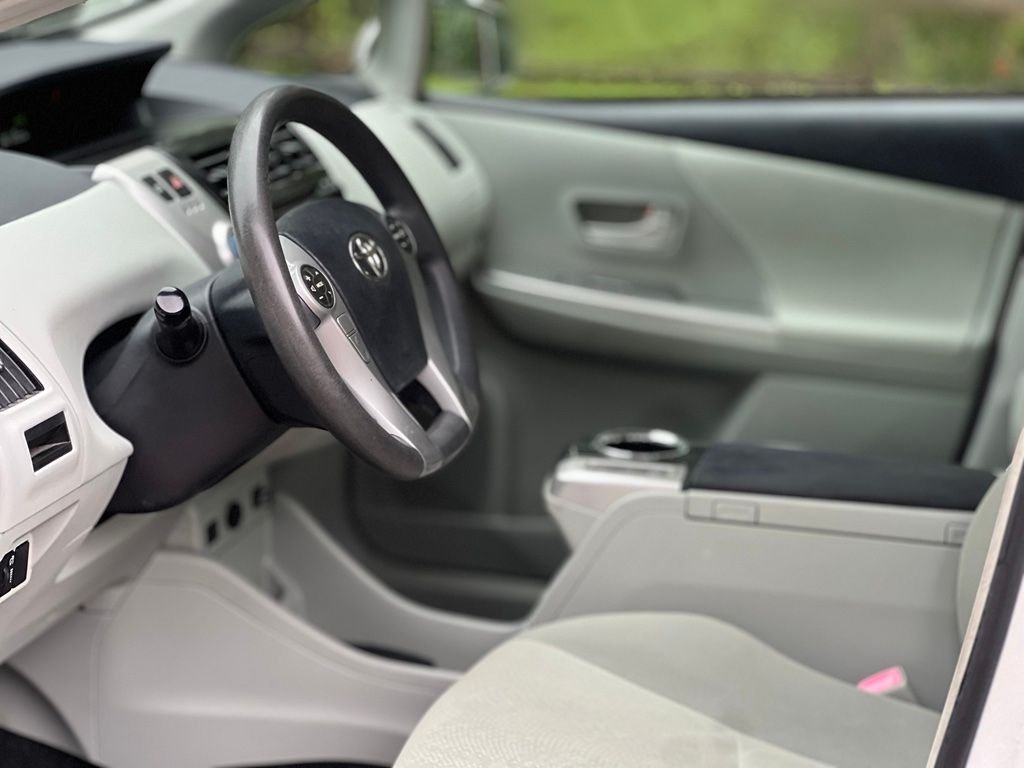Used 2012 White Toyota Two image 20