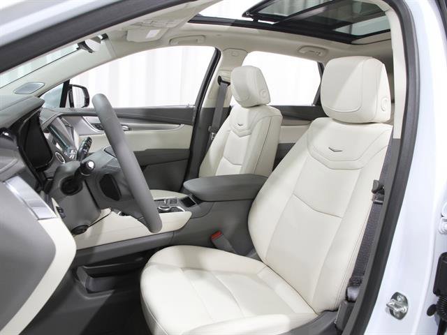 2026 Cadillac XT5 Premium Luxury photo 3