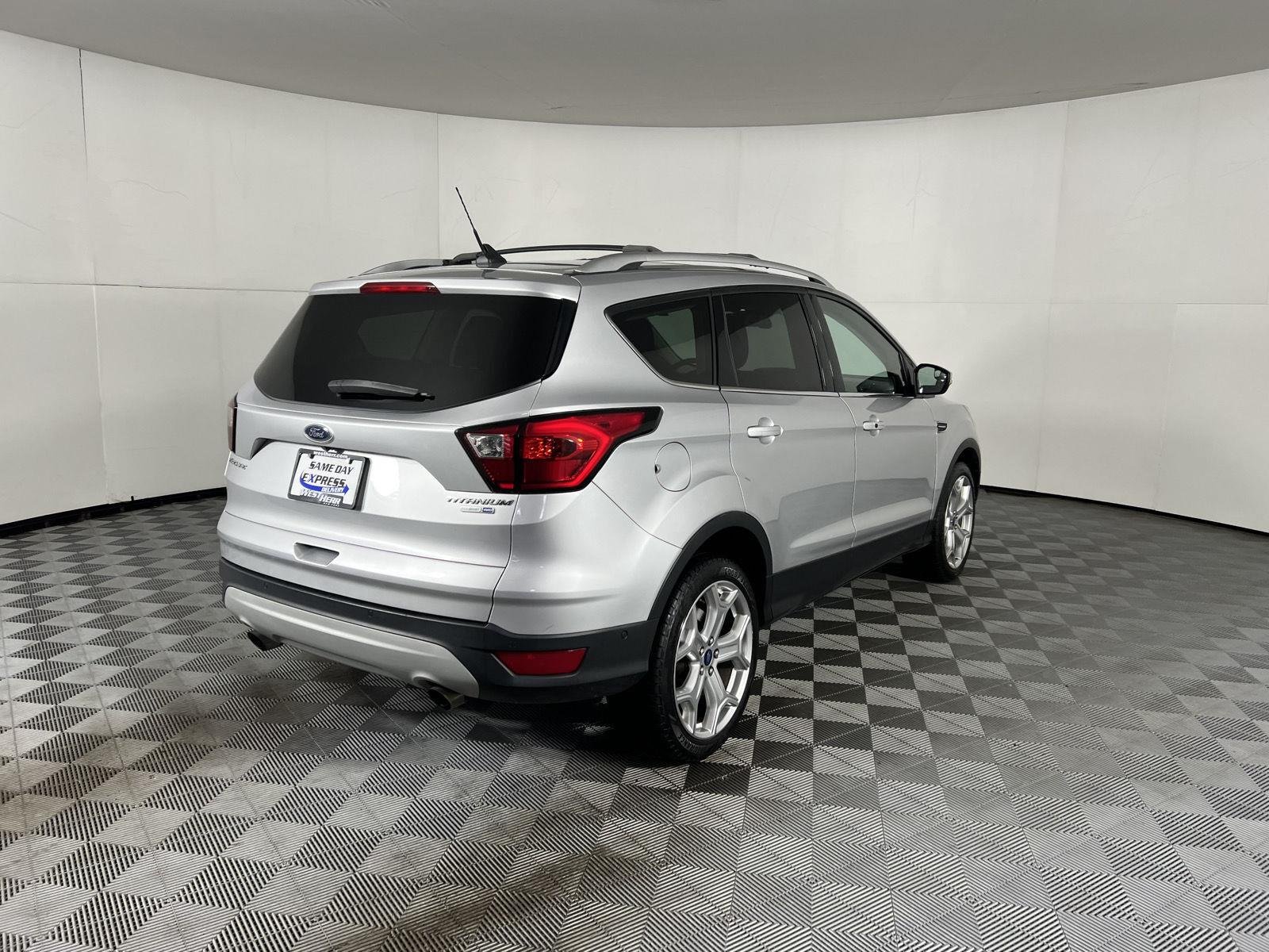 Used 2019 Ingot Silver Ford Titanium image 4