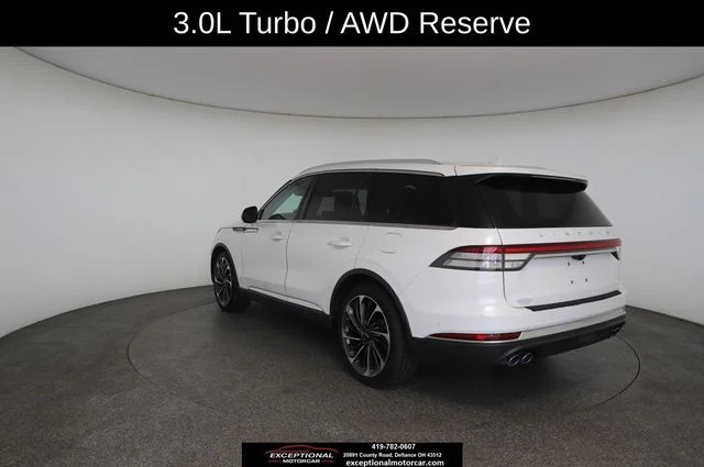 Used 2020 White Lincoln Reserve image 11