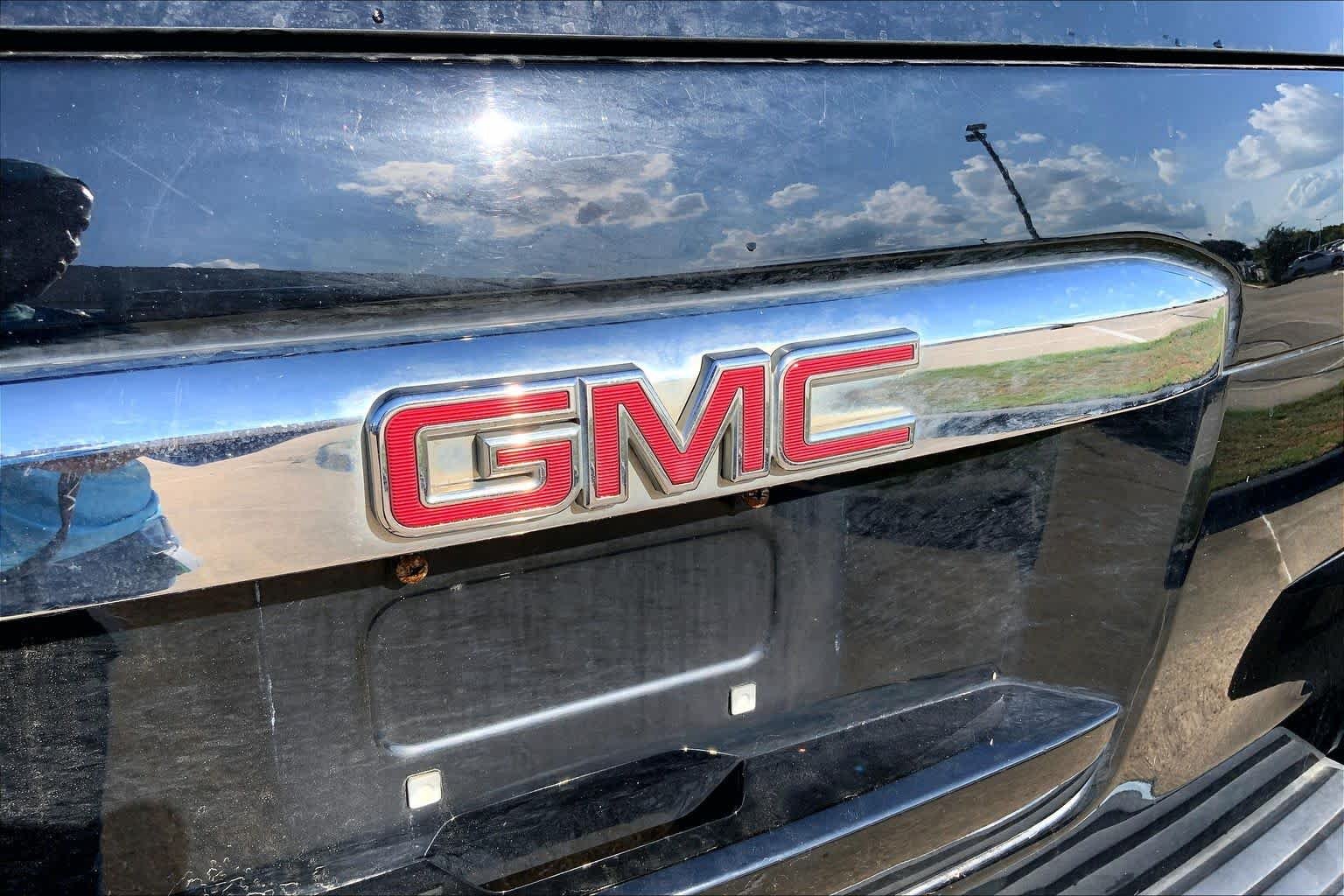 Used 2016 Onyx Black GMC Denali image 31