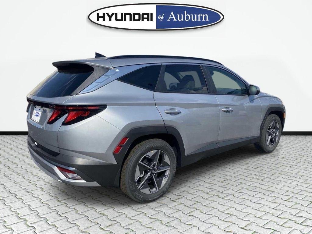 New 2026 Silver Hyundai SEL FWD image 5