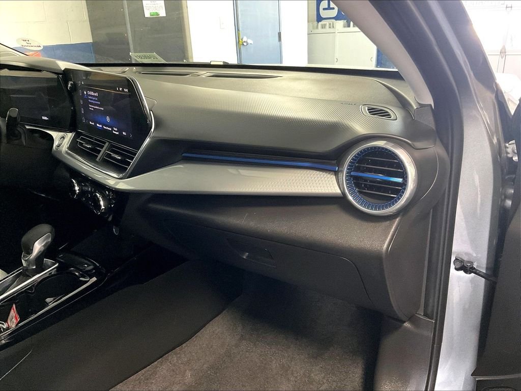 Used 2025 Gray Chevrolet LT image 13