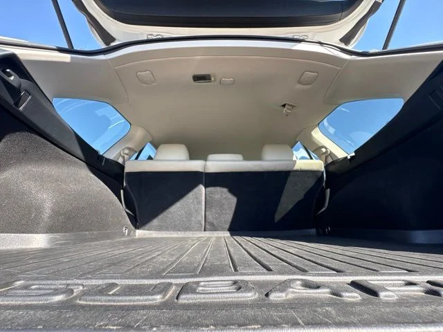 Used 2010 White Subaru 2.5i Premium image 11