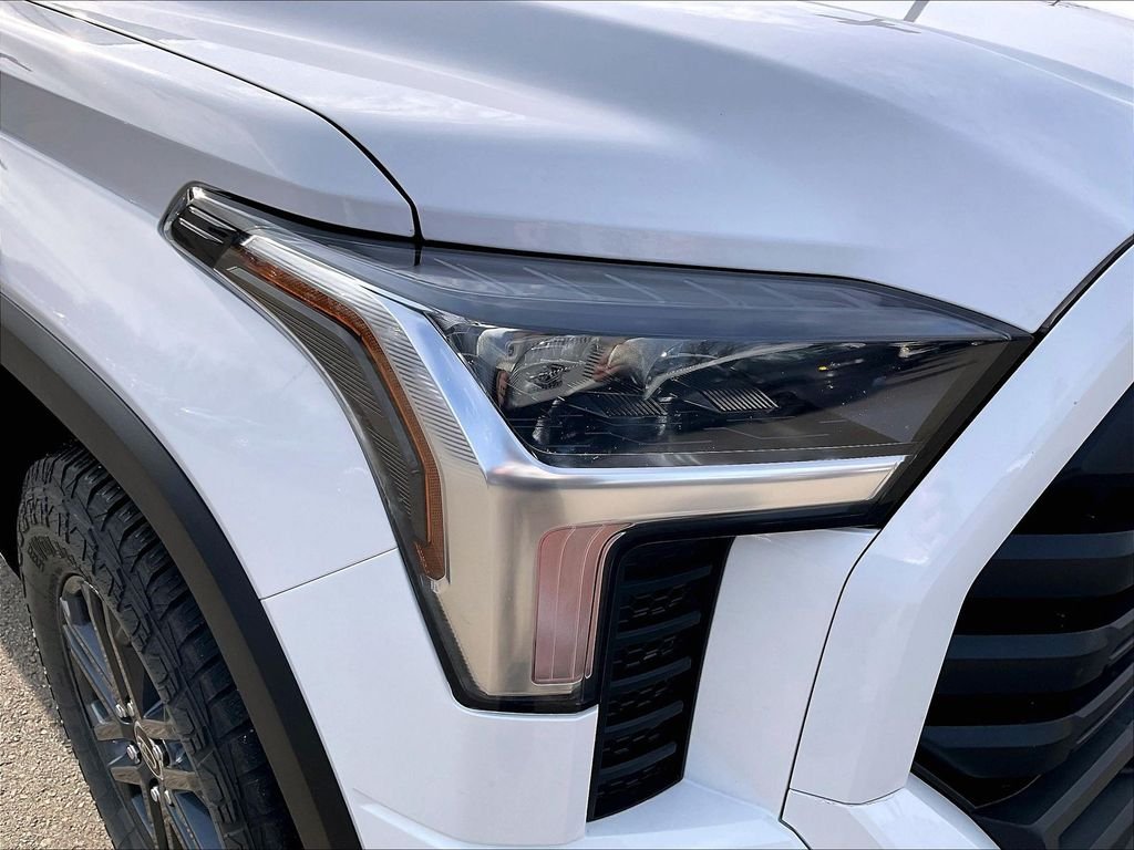 Used 2024 White Toyota SR5 image 29