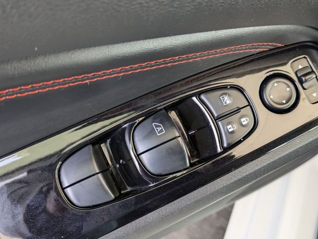 Used 2023 Pearl White Nissan 2.5 SR image 19