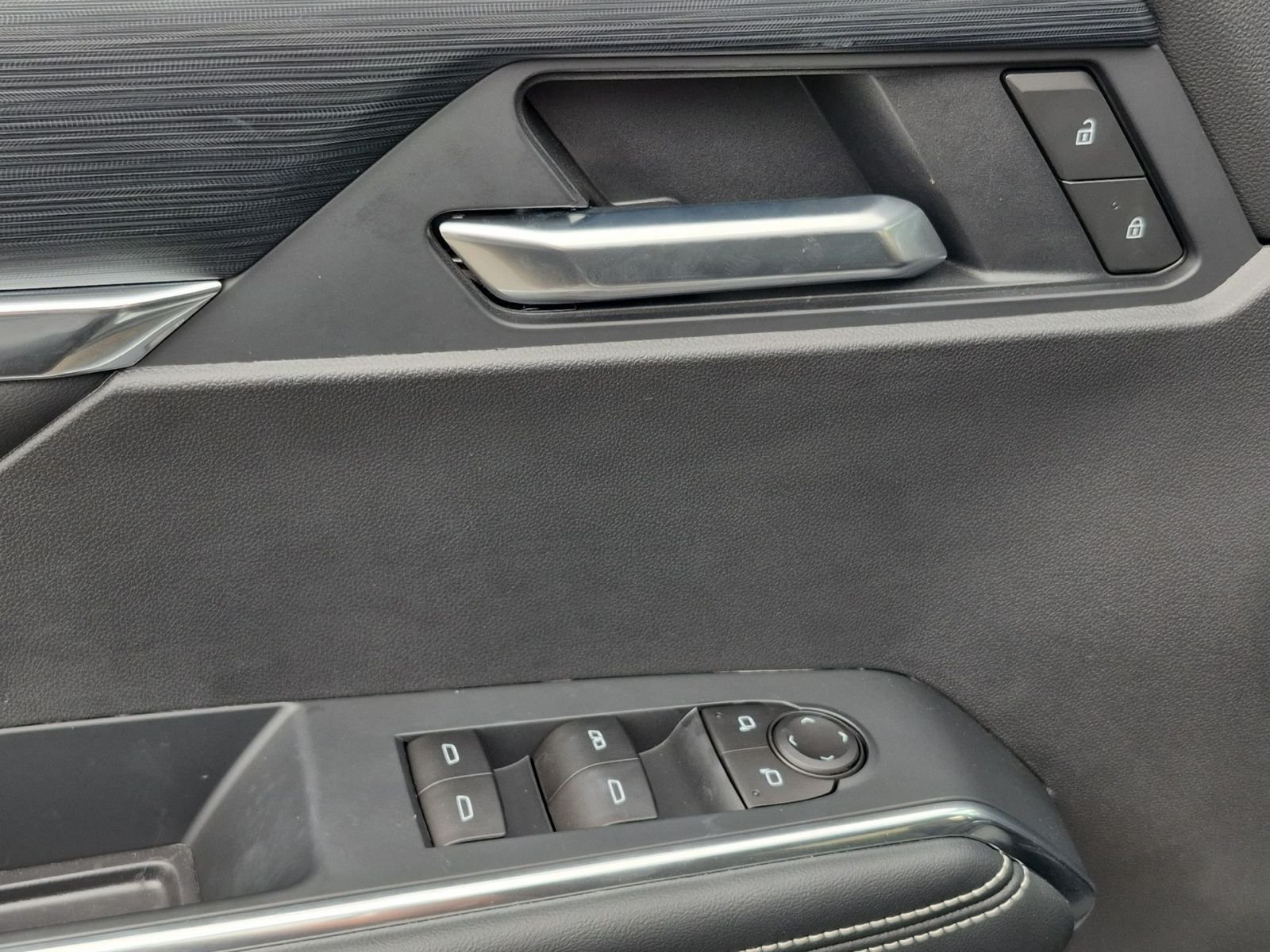 2025 GMC Acadia Elevation - Photo 23