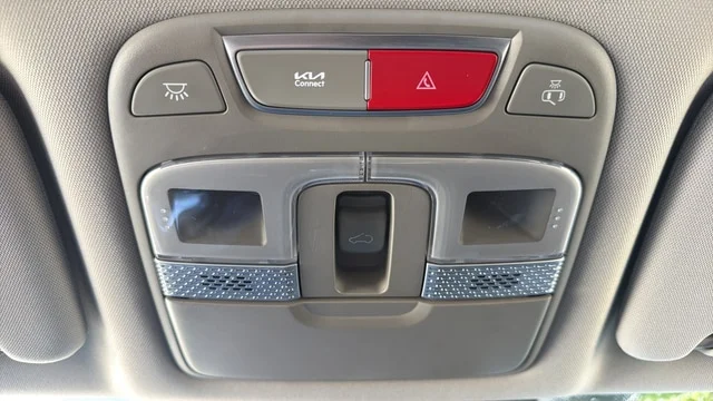 Used 2025 Everlasting Silver Kia S image 35