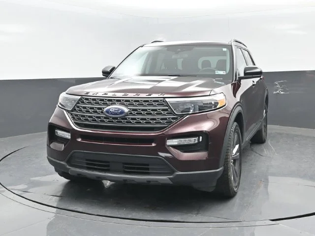 Certified Used 2022 Burgundy Velvet Tinted Clearcoat Ford XLT image 25