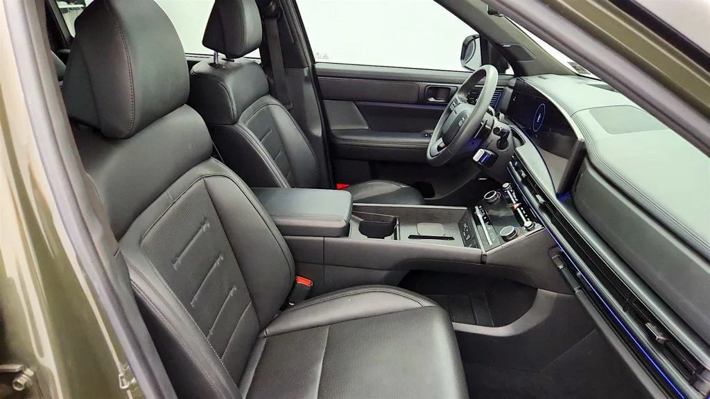 Used 2024 Rockwood Green Hyundai Calligraphy AWD image 24
