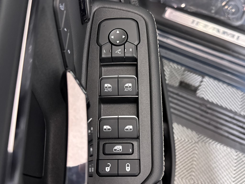 2026 RAM 1500 Limited - Photo 26