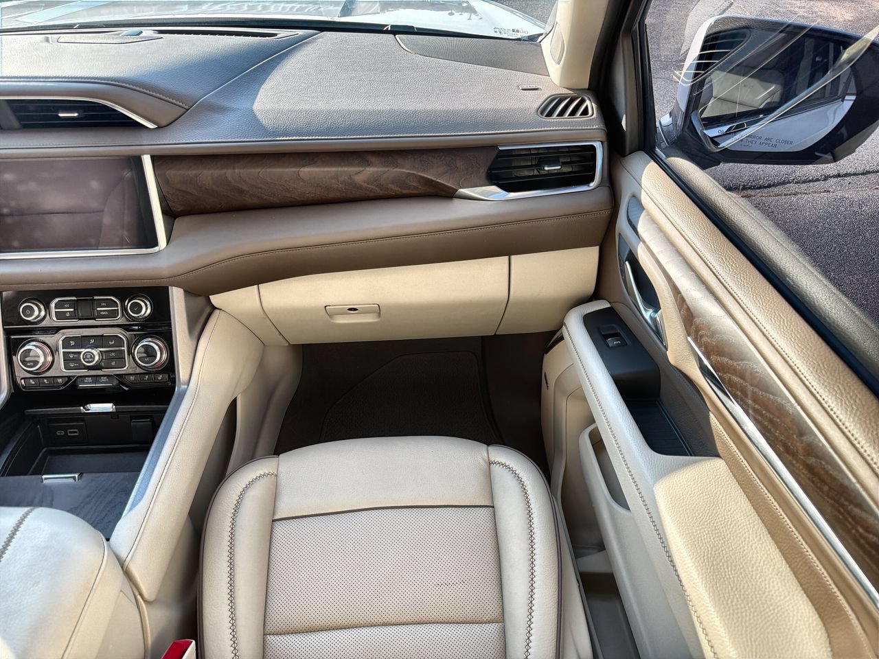 Used 2023 WHITE FROST TRICOAT GMC Denali image 24