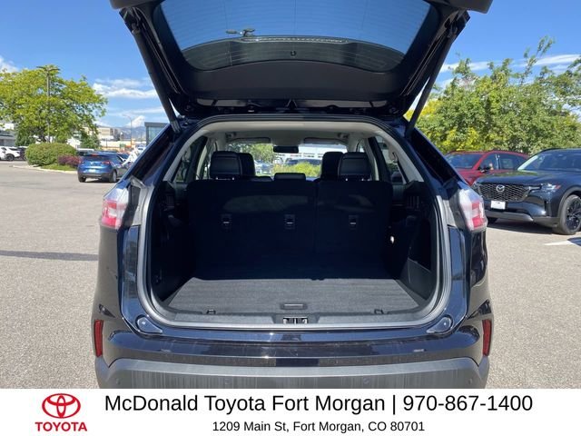 Used 2022 Black Ford SEL image 25
