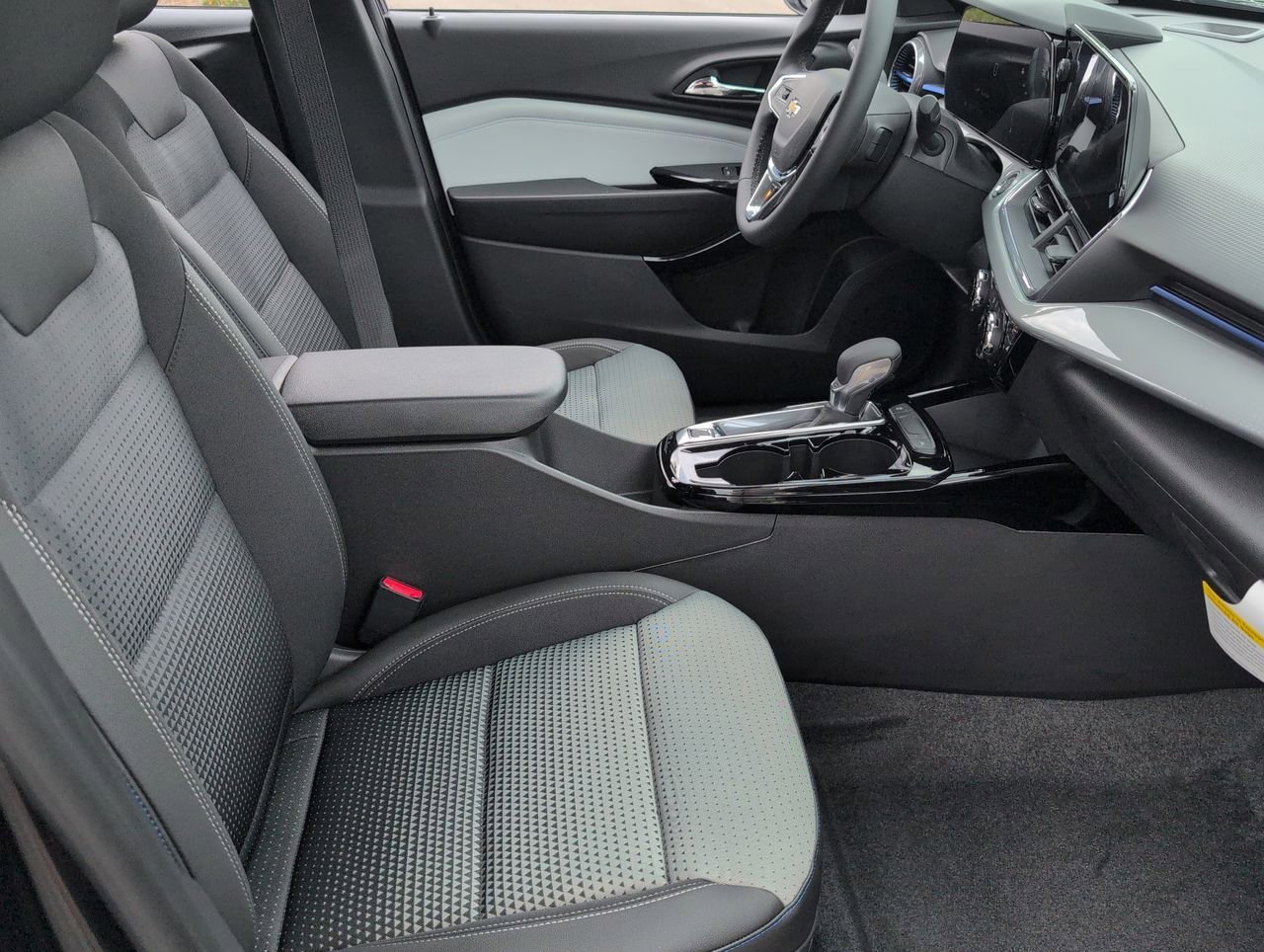 2026 Chevrolet Trax LT - Photo 25