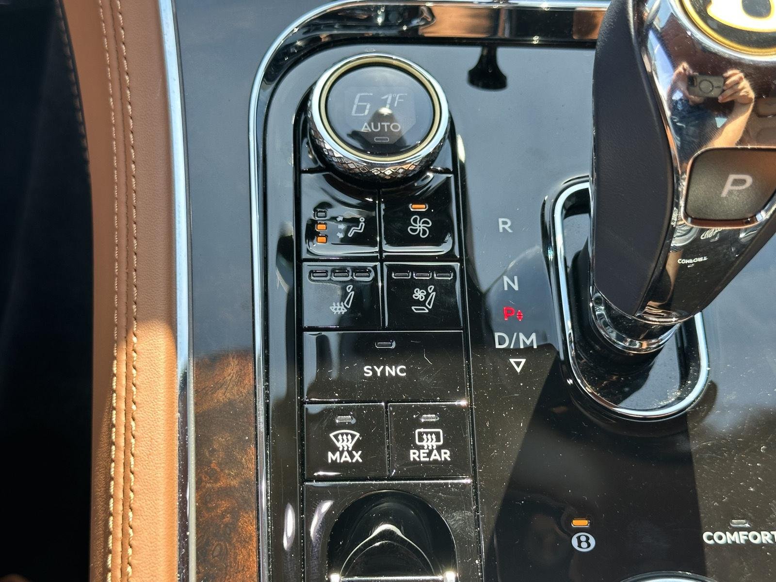 Used 2020 Dark Sapphire BENTLEY  image 34