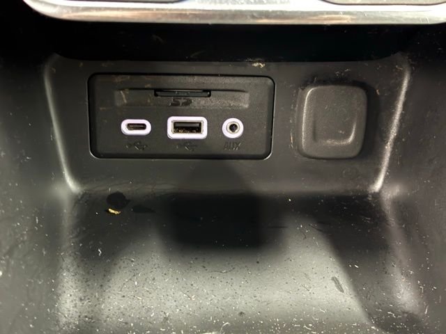 Used 2020 Black GMC SLT image 32