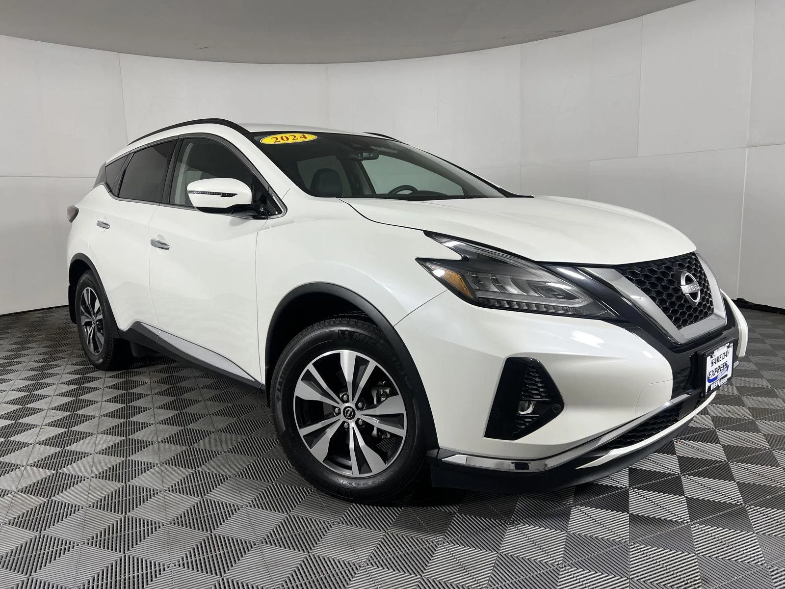 Used 2024 Pearl White Tricoat Nissan SV image 37