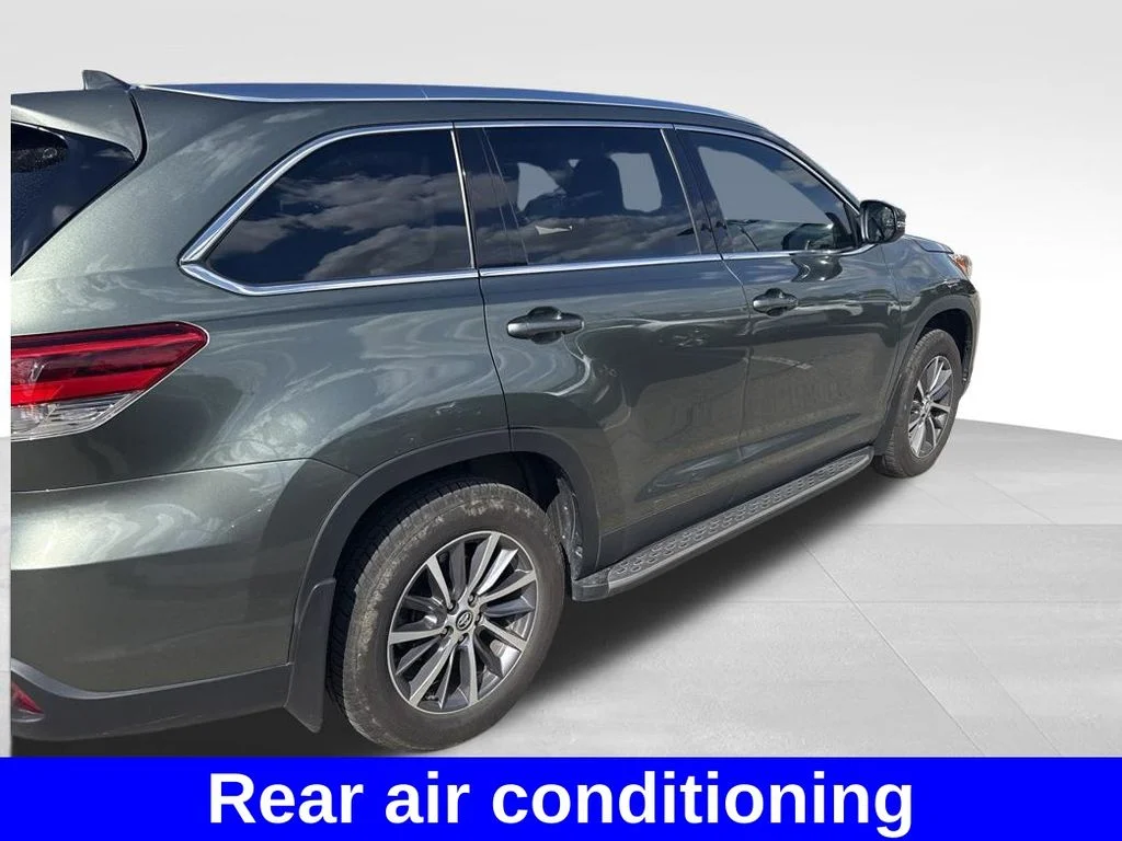 Used 2019 Green Toyota XLE image 8