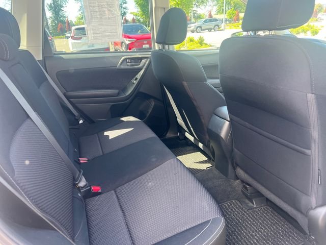 Used 2018 Ice Silver Metallic Subaru 2.5i Premium image 17