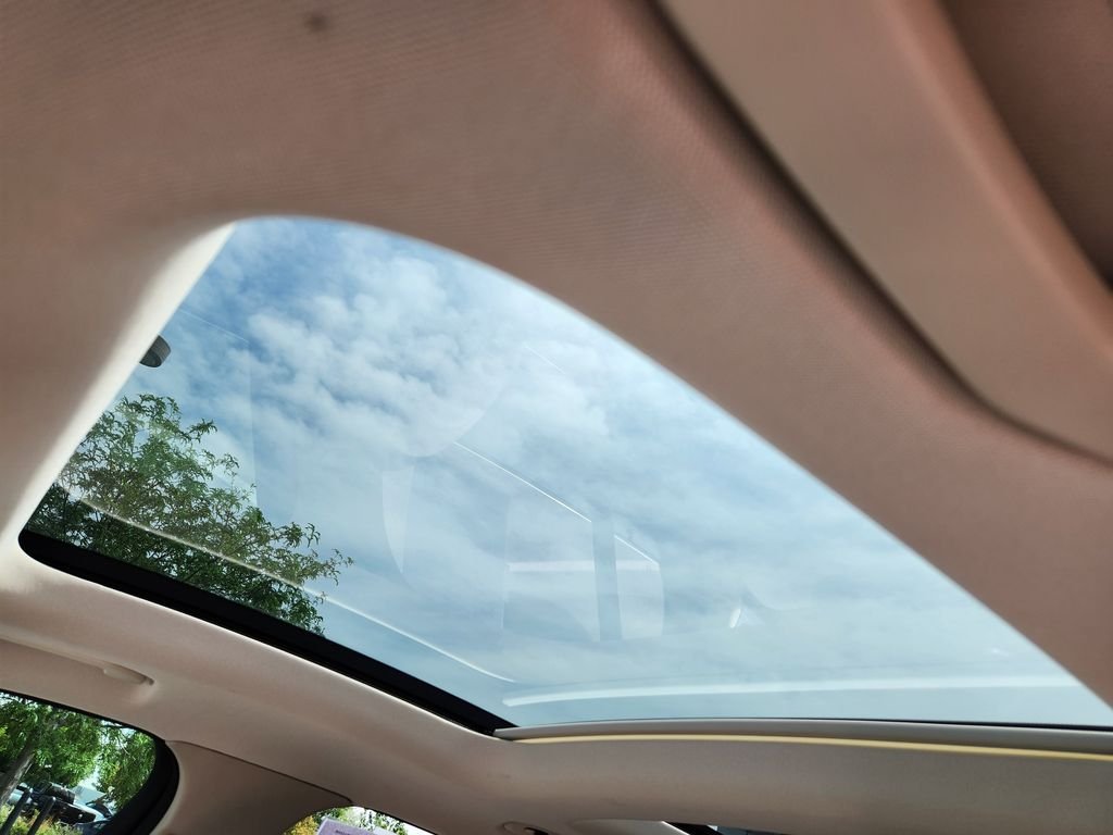 Used 2019 Polar White Mercedes-Benz 300 image 30
