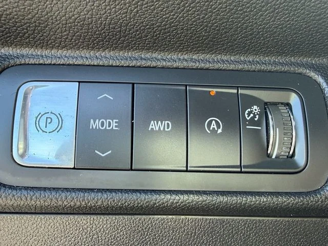 Used 2024 Black Chevrolet Z71 image 23