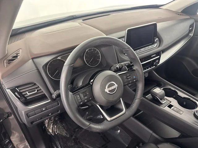 Used 2023 Gray Nissan SV image 28