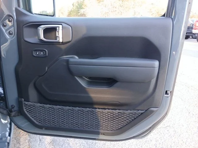 New 2026 Anvil Clear-Coat Exterior Paint Jeep Sport S image 18