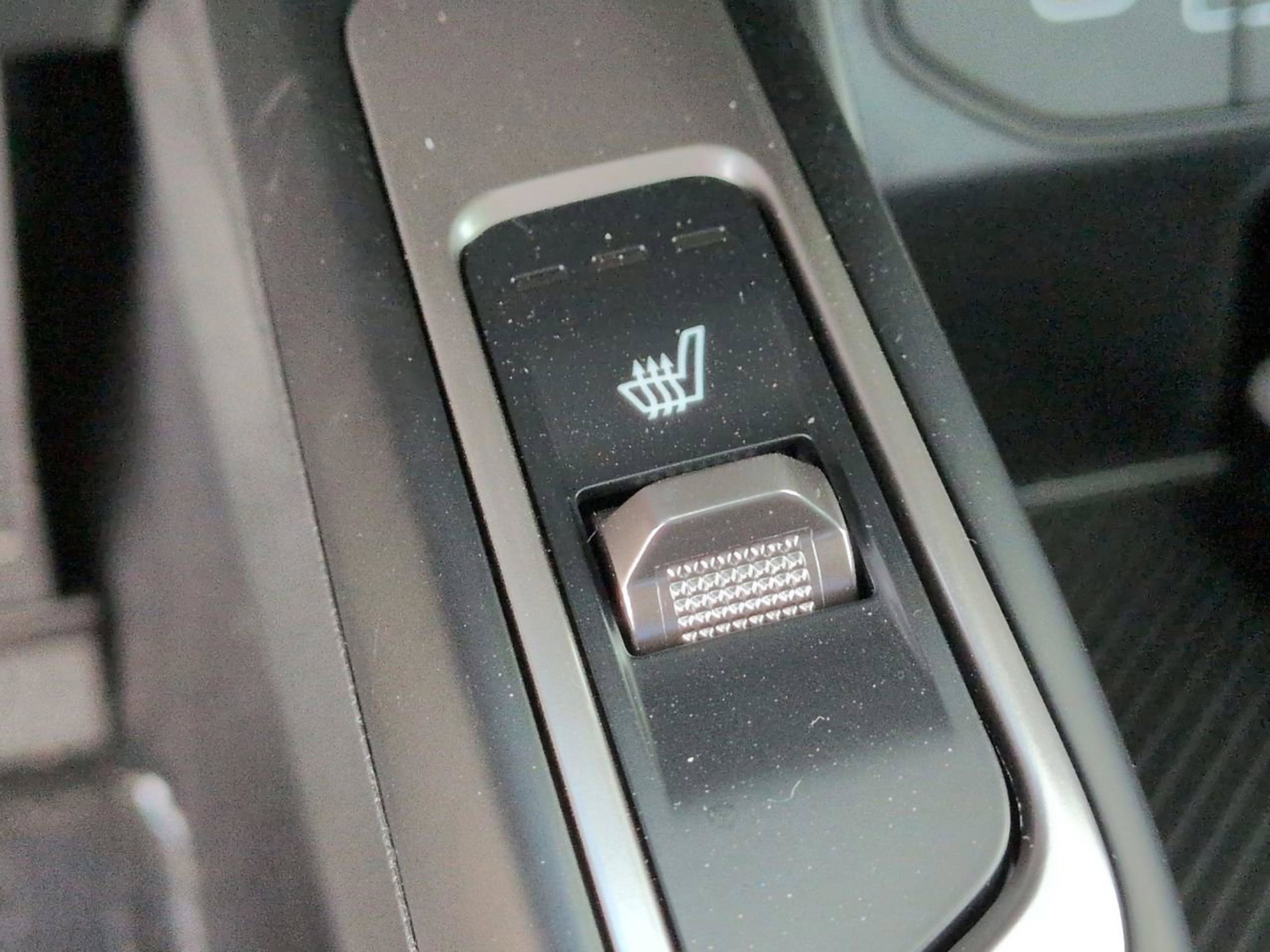 New 2026 Snow White Pearl Kia EX image 25