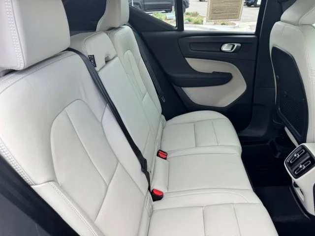 Used 2022 Gray Volvo T5 Inscription image 25